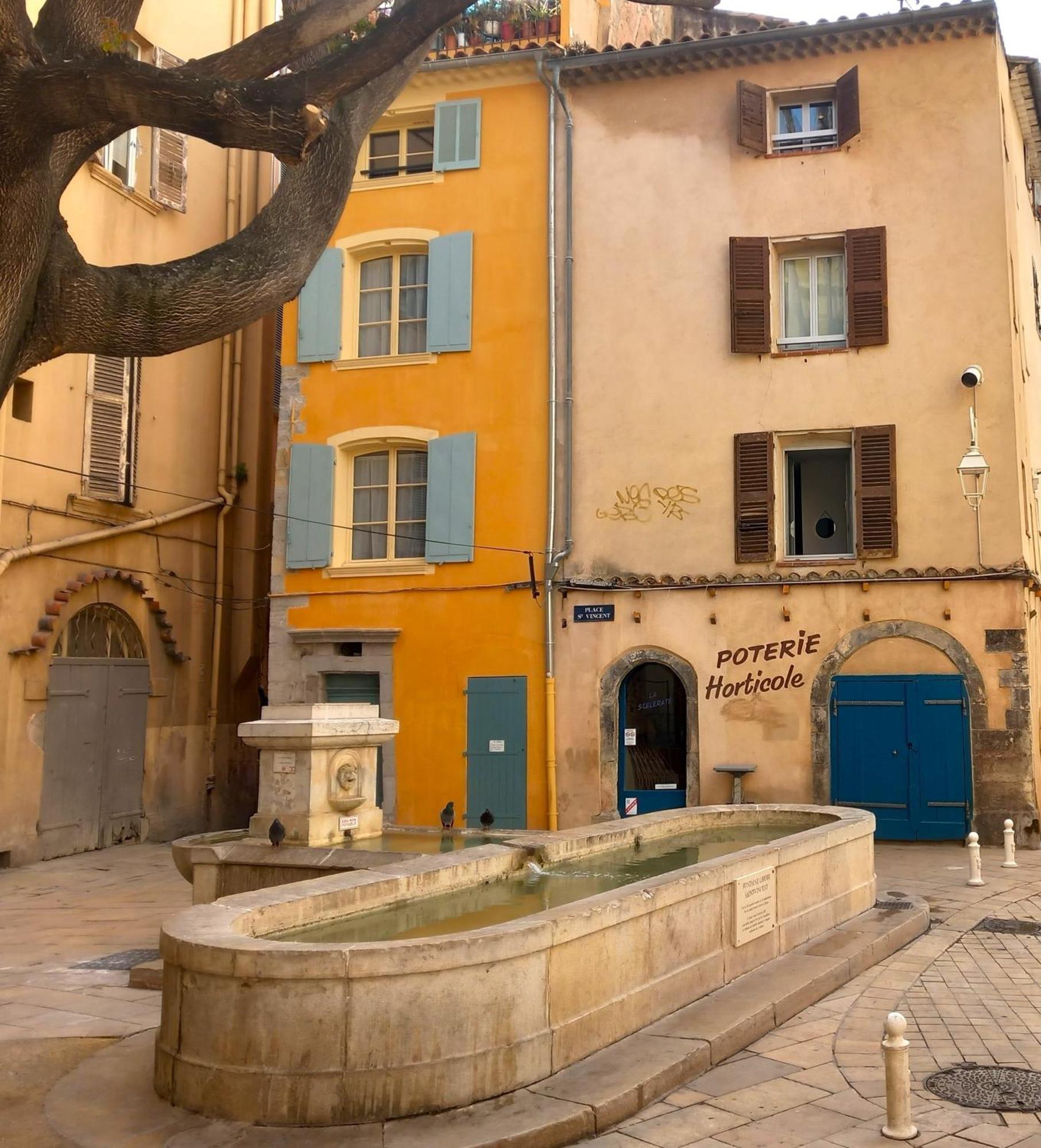#2 Studio # Place Charmante Toulon Bagian luar foto